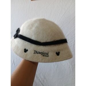 DISNEYLAND RESORT White bucket hat with black Mickey heads